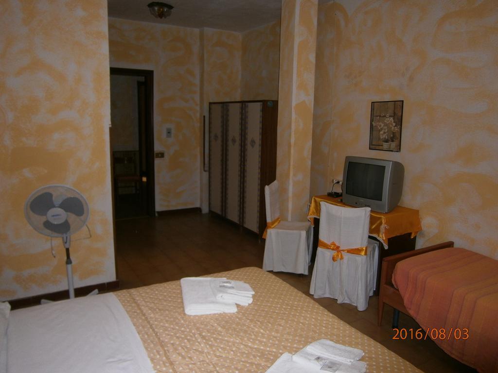 Albergo Il Cantuccio Bolano Exterior photo